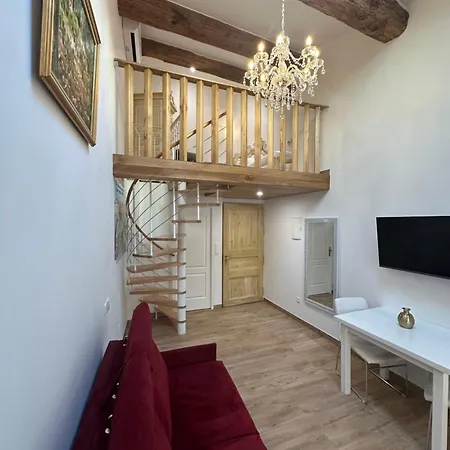 Familial A Mezzanine Presbytere Dans L'eglise 아파트 *