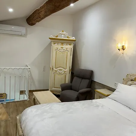 Familial A Mezzanine Presbytere Dans L'eglise * 나르본