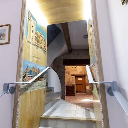 Familial A Mezzanine Presbytere Dans L'eglise 아파트 나르본