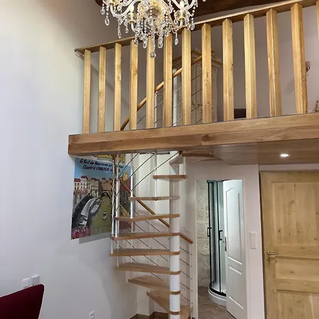 Familial A Mezzanine Presbytere Dans L'eglise * 나르본