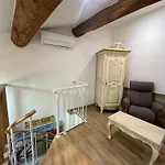Familial A Mezzanine Presbytère Dans L'église *