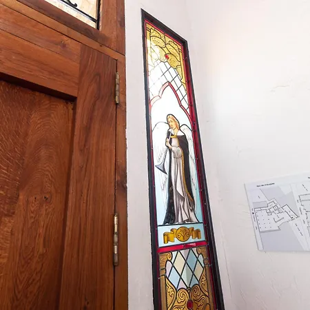 Apartment Familial A Mezzanine Presbytere Dans L'eglise *