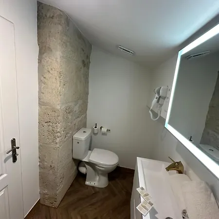 Familial A Mezzanine Presbytere Dans L'eglise Apartmán