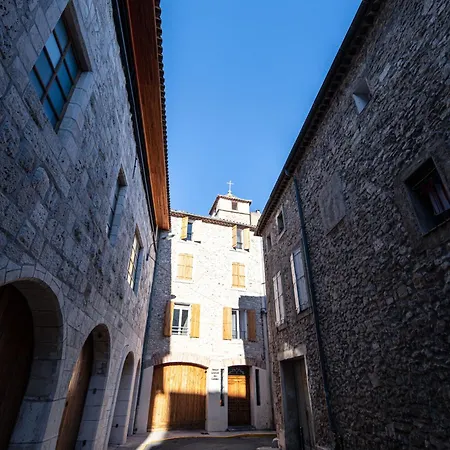 Familial A Mezzanine Presbytere Dans L'eglise
