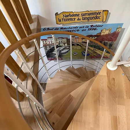 Familial A Mezzanine Presbytere Dans L'eglise *