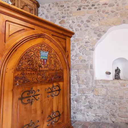 Apartment Familial A Mezzanine Presbytere Dans L'eglise
